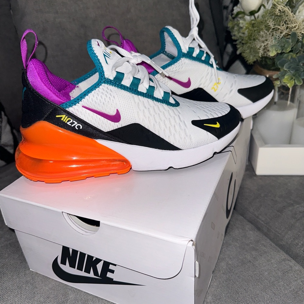 Nike Kids Air Max 270 "Vivid Purple" sneakers size 5Y